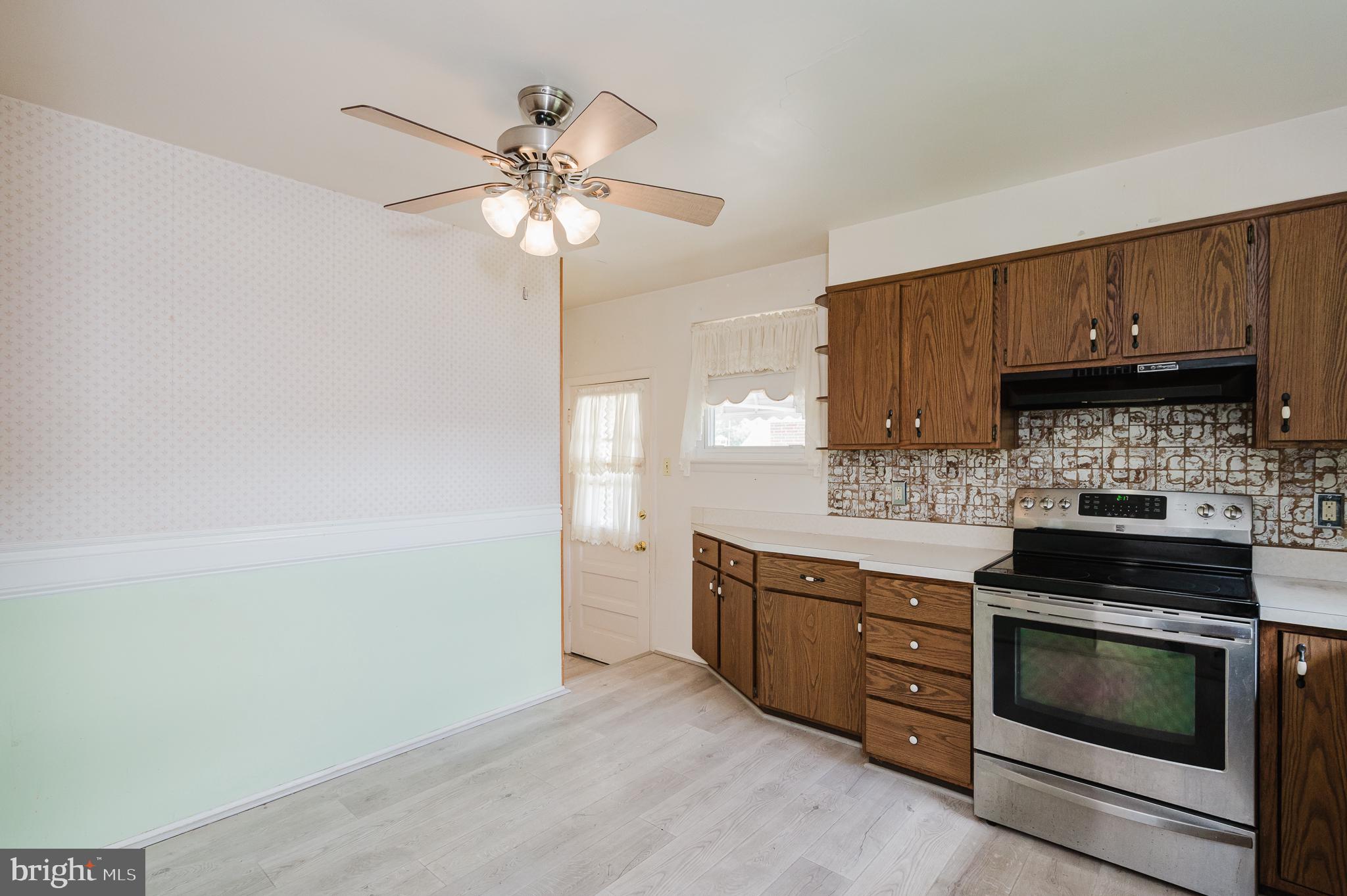 9649 Dundawan Road Baltimore, MD 21236 - Photo 9 of 47 Kitchen