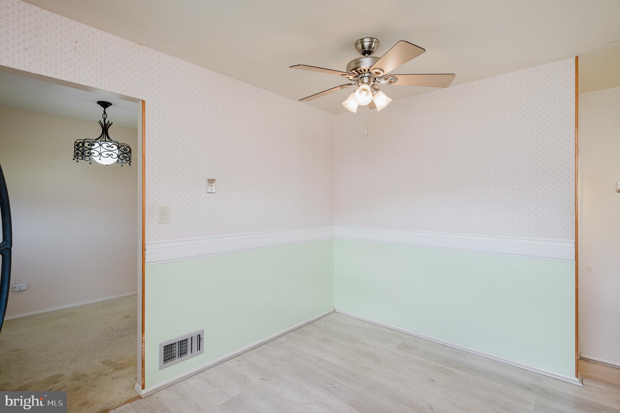 9649 Dundawan Road Baltimore, MD 21236 - Photo 10 of 47 Kitchen - table space