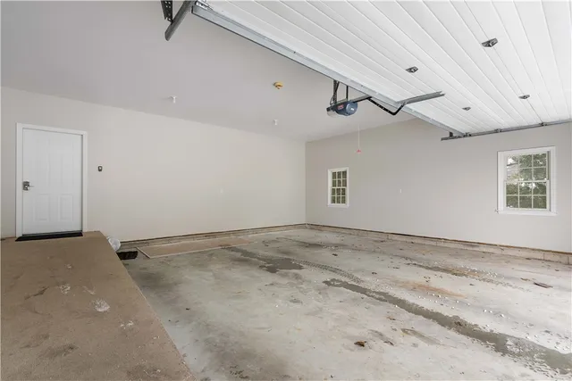 $4,400 | 18 Peggy Lane, Portsmouth, RI 02871