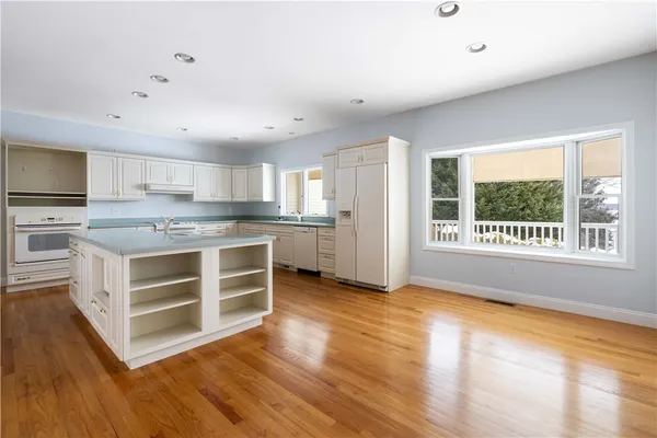 $4,400 | 18 Peggy Lane, Portsmouth, RI 02871