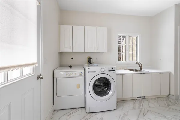 $4,400 | 18 Peggy Lane, Portsmouth, RI 02871