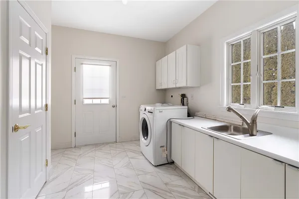 $4,400 | 18 Peggy Lane, Portsmouth, RI 02871