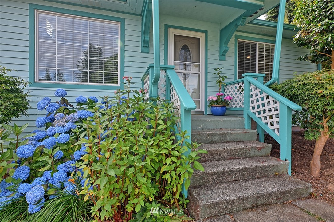 2302 Lowell Road Everett, WA 98203 - Photo 2 of 25