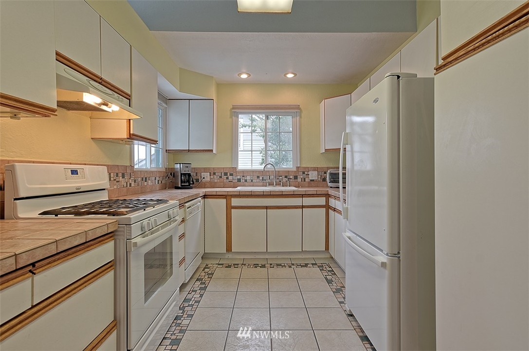 2302 Lowell Road Everett, WA 98203 - Photo 7 of 25