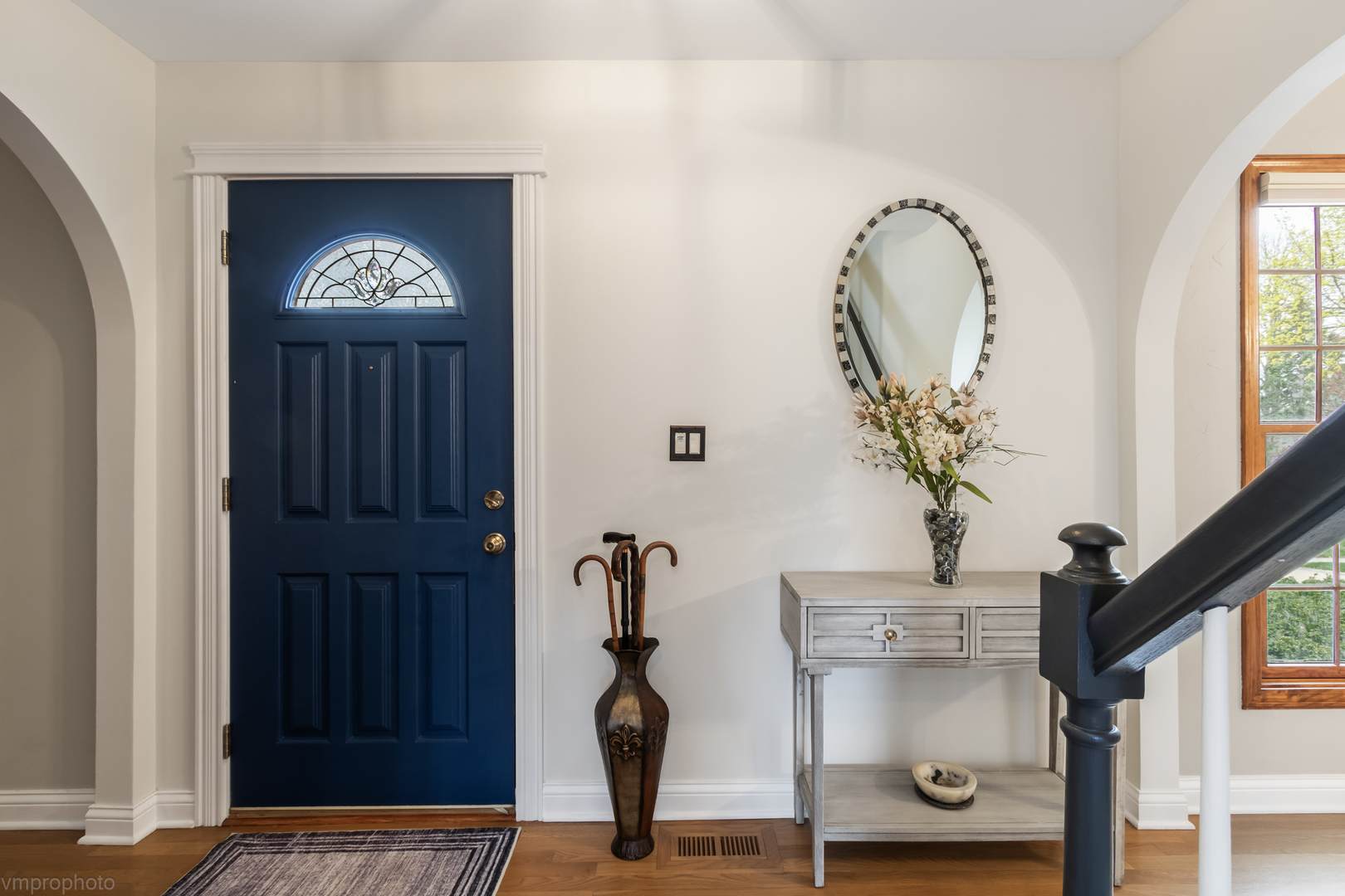 3963 Bordeaux Drive Hoffman Estates, IL 60192 - Photo 2 of 33 a view of entryway with interior