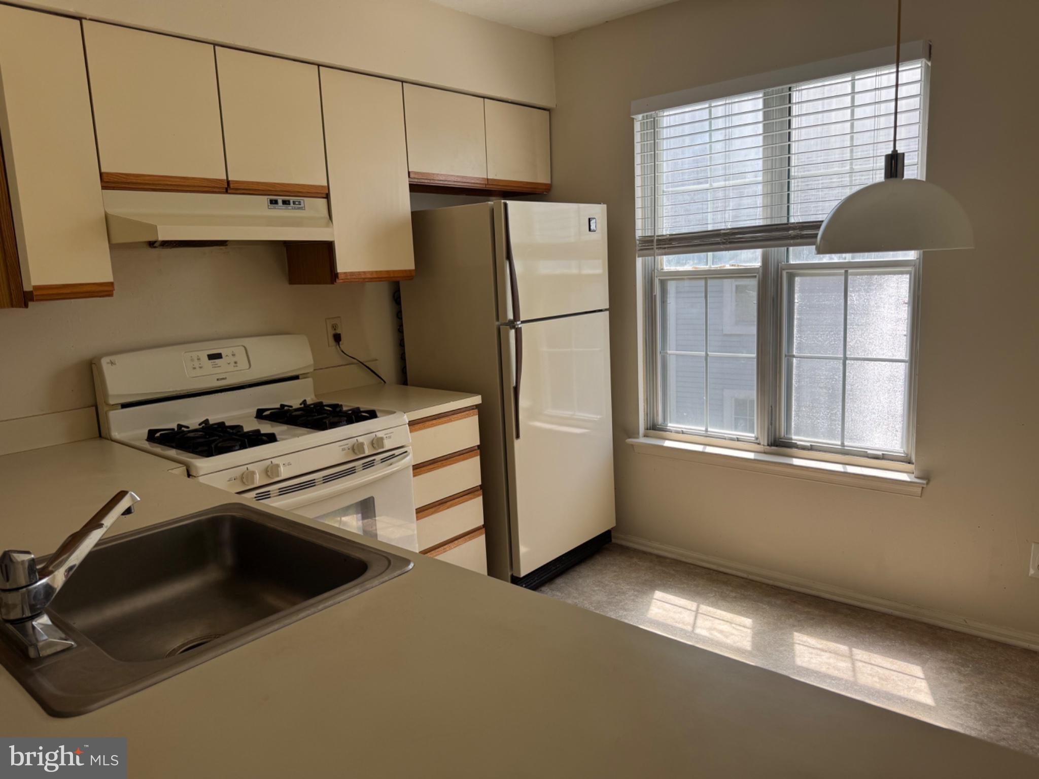 1908 B Ralston Drive Mount Laurel, NJ 08054 - Photo 4 of 24 Bright and inviting kitchen space.