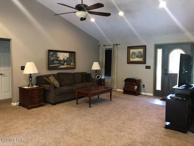 12151 Strawberry Road Carbondale, IL 62901 - Photo 7 of 16