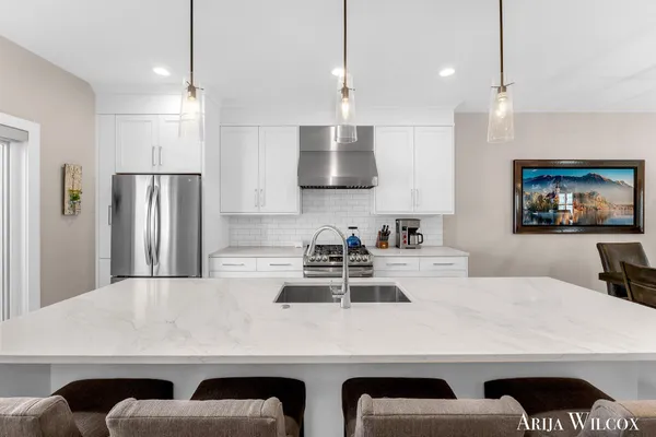 $739,900 | 643 Greenslate Drive Southeast, Ada, MI 49301