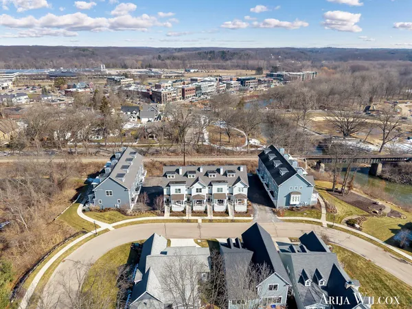 $739,900 | 643 Greenslate Drive Southeast, Ada, MI 49301