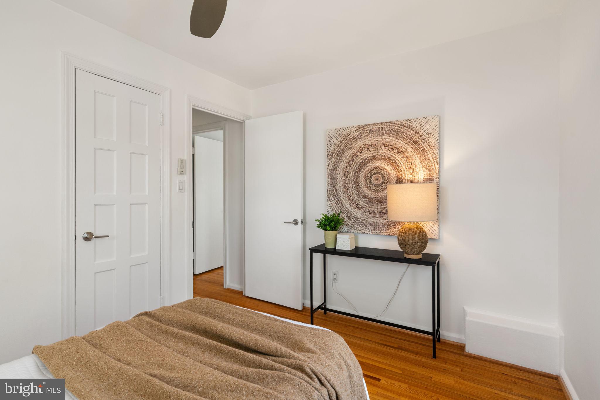 6021 Williamsburg Road Alexandria, VA 22303 - Photo 23 of 44 a bedroom with a bed and window