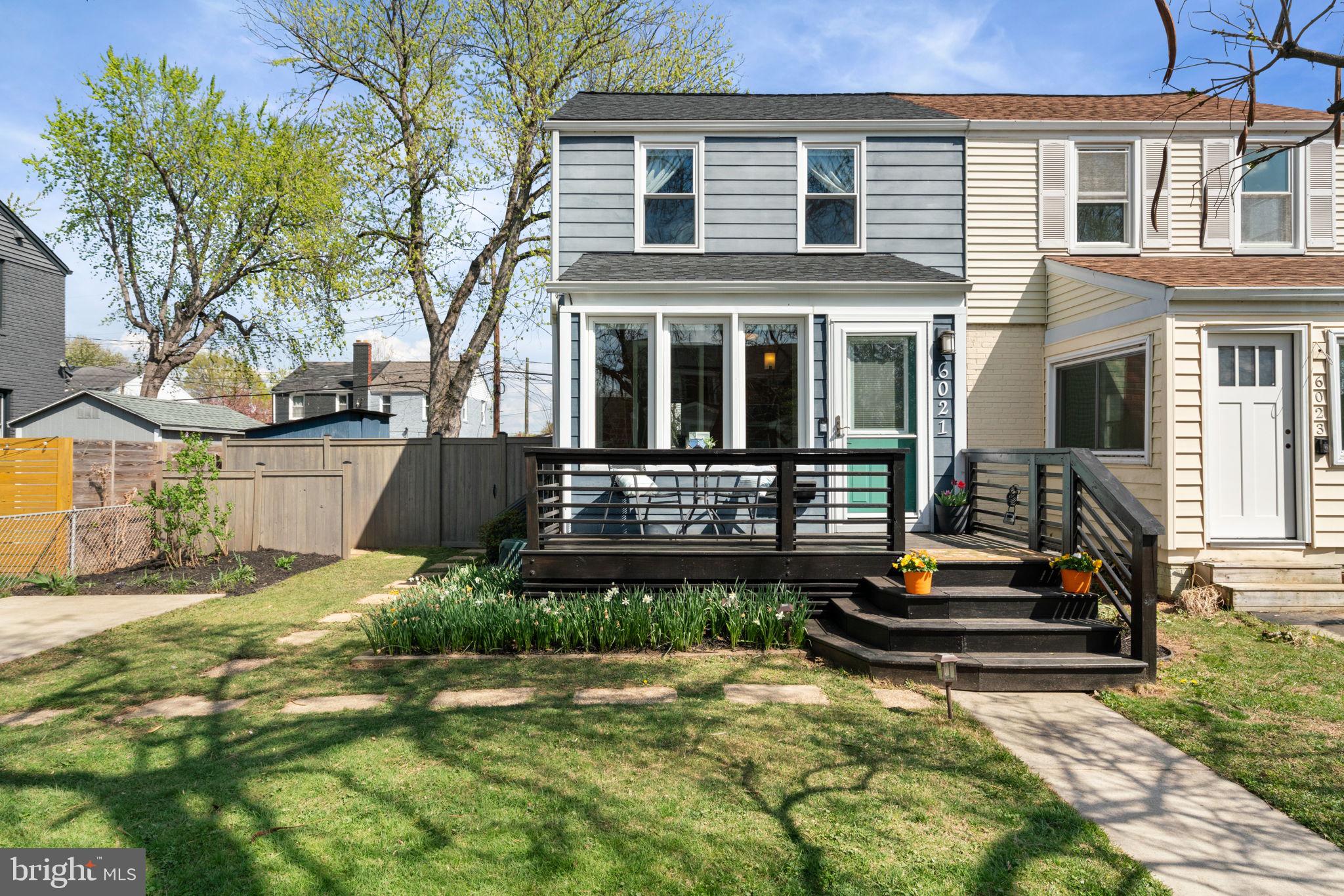 6021 Williamsburg Road Alexandria, VA 22303 - Photo 44 of 44 a house view with a garden space