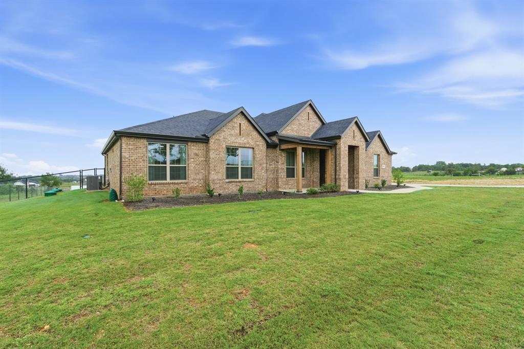 8800 Prather Road Springtown, TX 76082 - Photo 4 of 40