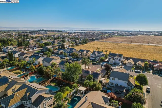 $725,000 | 907 Maggiore Lane, Manteca, CA 95337