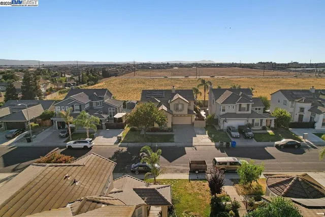 $725,000 | 907 Maggiore Lane, Manteca, CA 95337