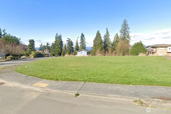 $660,000 | 192 X 49th Place Southwest, Everett, WA 98203