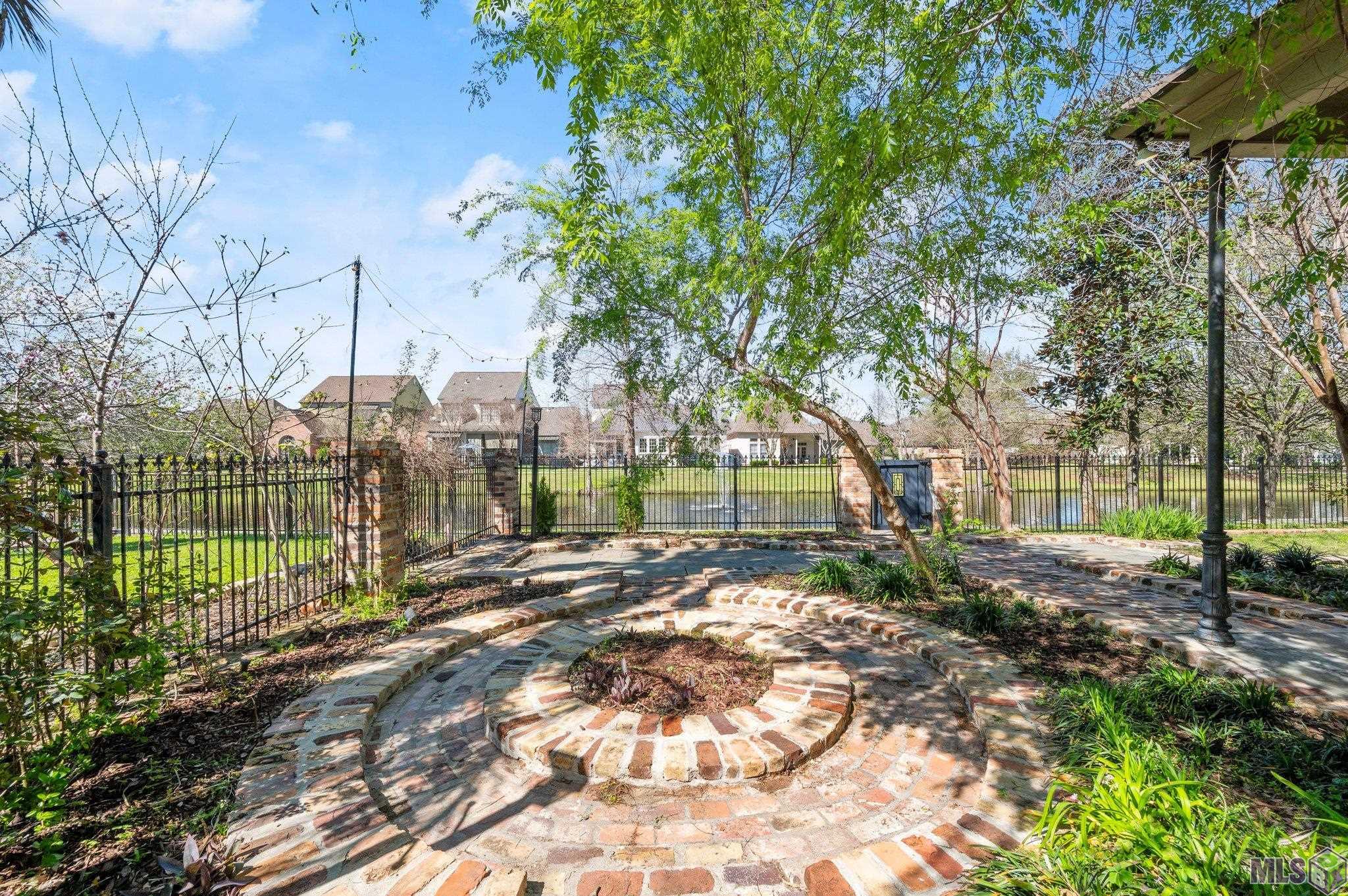 2944 Lac D Or Avenue Baton Rouge, LA 70810 - Photo 33 of 43