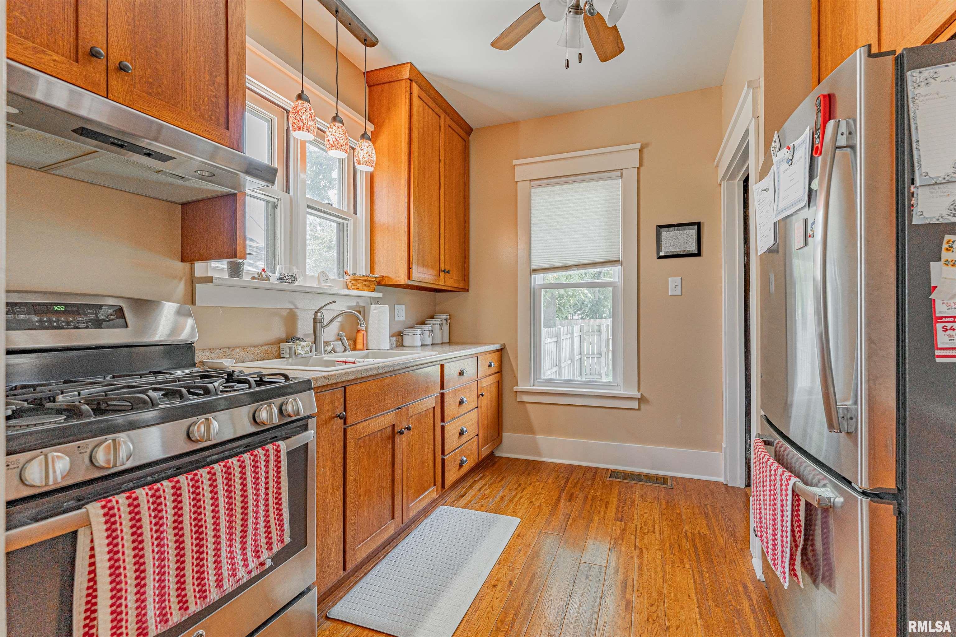 409 Woodlawn Road Lincoln, IL 62656 - Photo 11 of 25