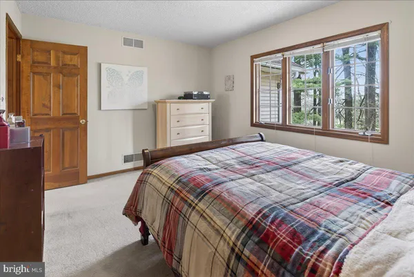 $679,000 | 3 Mansion Hill Drive, Ewing, NJ 08628