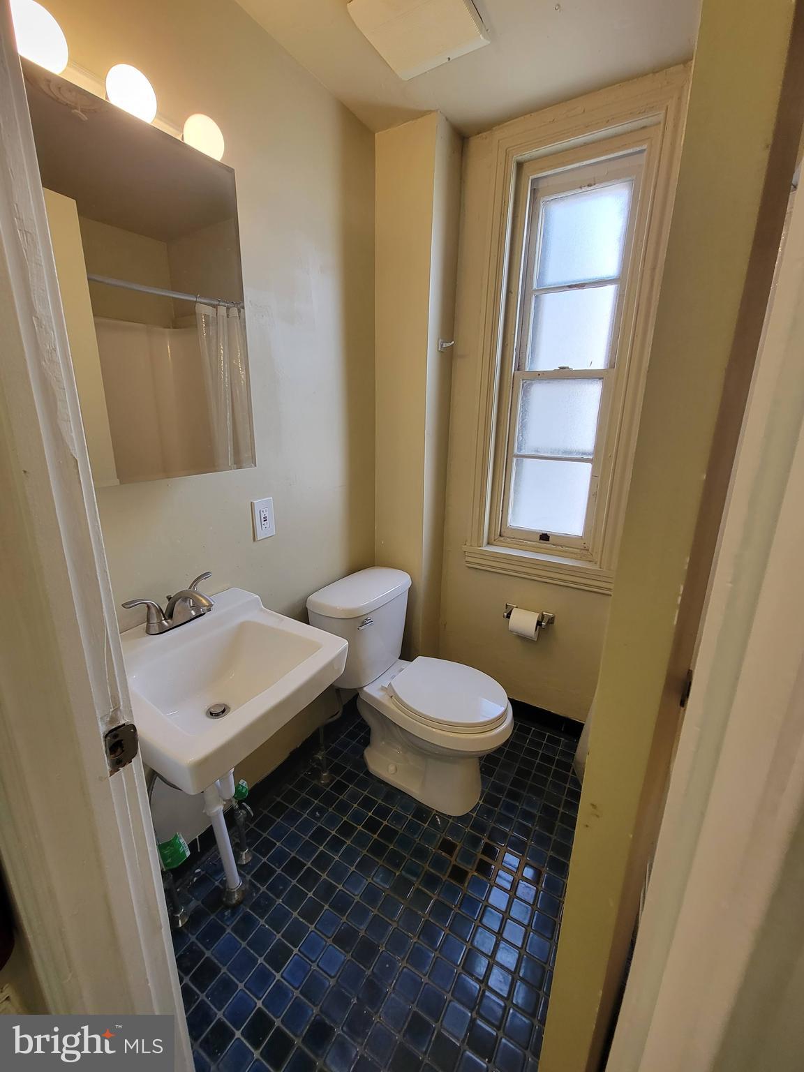 3907 Pine Street, Unit 3 Philadelphia, PA 19104 - Photo 8 of 11