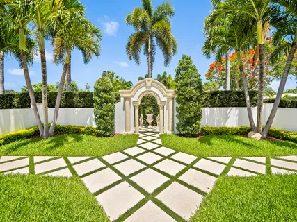 $2,590,000 | 2831 Northeast 40th Street, Fort Lauderdale, FL 33308