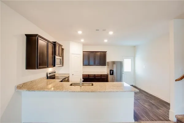 $1,800 | 1004 Riverdale Cove, Jarrell, TX 76537