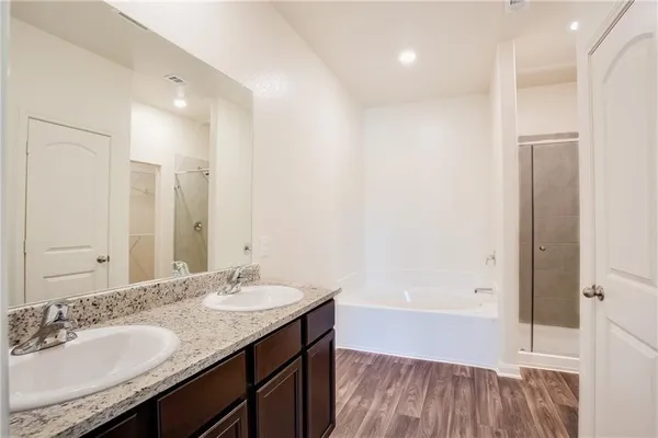 $1,800 | 1004 Riverdale Cove, Jarrell, TX 76537