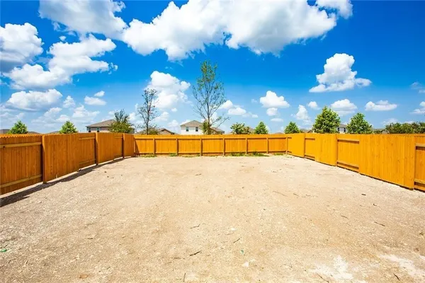 $1,800 | 1004 Riverdale Cove, Jarrell, TX 76537