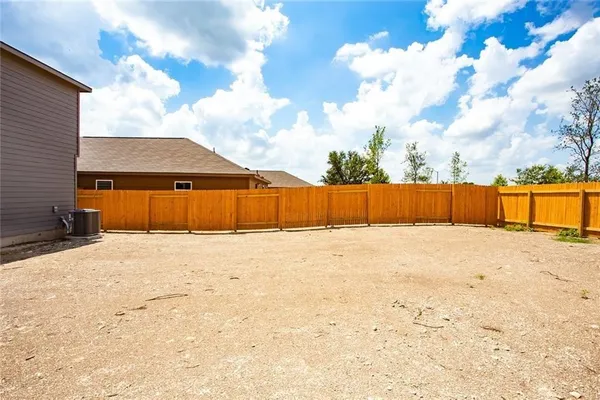 $1,800 | 1004 Riverdale Cove, Jarrell, TX 76537