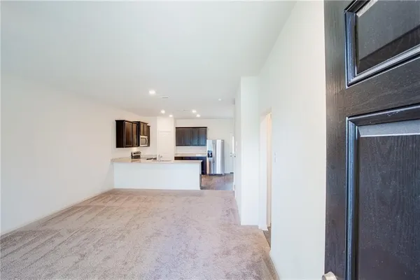 $1,800 | 1004 Riverdale Cove, Jarrell, TX 76537