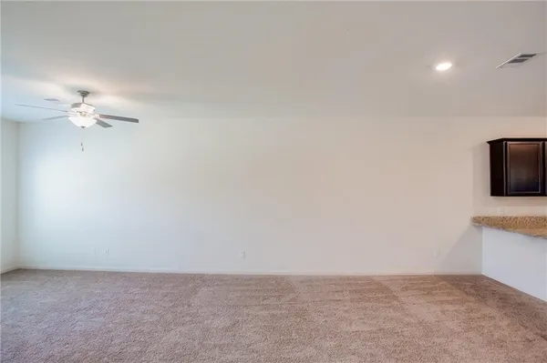$1,800 | 1004 Riverdale Cove, Jarrell, TX 76537