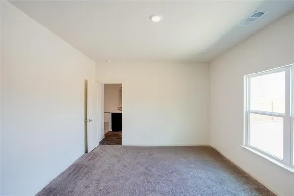 $1,800 | 1004 Riverdale Cove, Jarrell, TX 76537