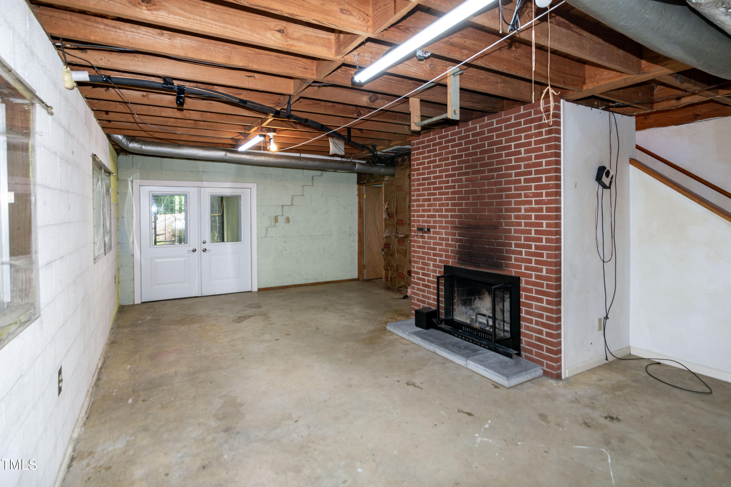 5213 Tomahawk Trail Raleigh, NC 27610 - Photo 45 of 80 a view of a fireplace in an empty room