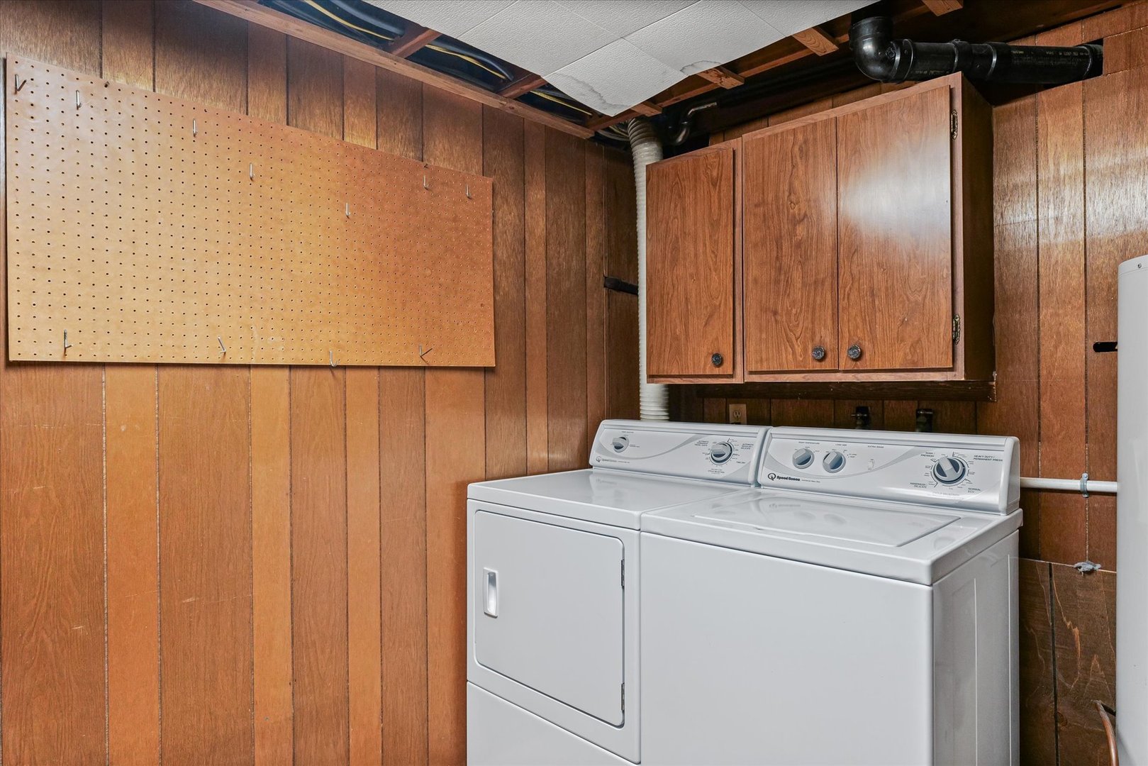 1613 Carolina Drive Rantoul, IL 61866 - Photo 35 of 50 a utility room with dryer and washer
