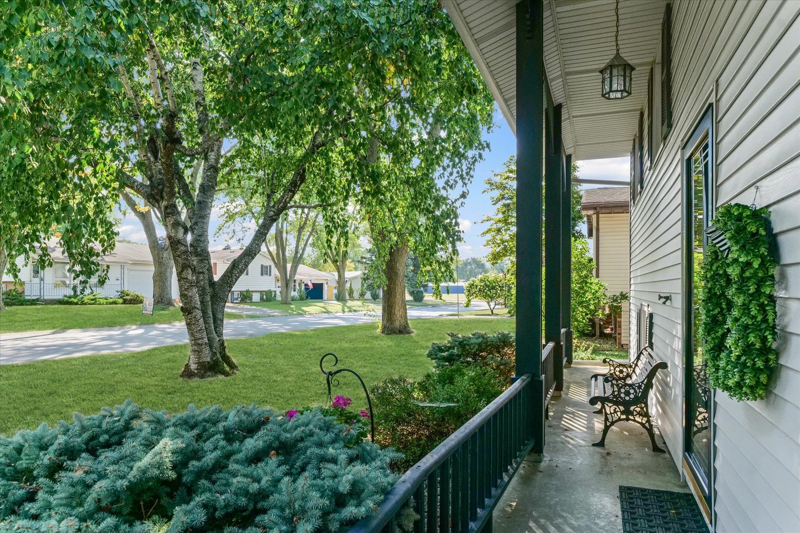 1613 Carolina Drive Rantoul, IL 61866 - Photo 5 of 50 a view of a garden from a balcony