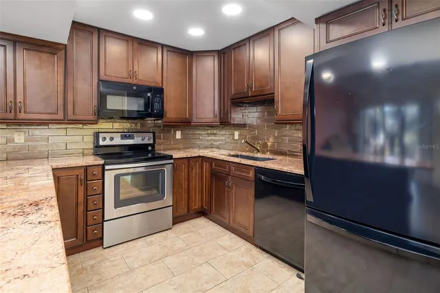 $176,800 | 425 30th Avenue West, Unit C112, Bradenton, FL 34205