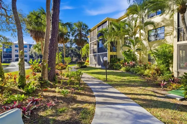 $176,800 | 425 30th Avenue West, Unit C112, Bradenton, FL 34205