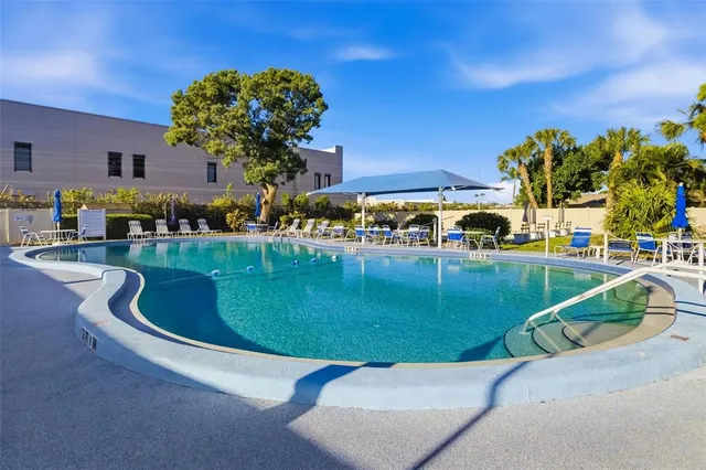 $176,800 | 425 30th Avenue West, Unit C112, Bradenton, FL 34205