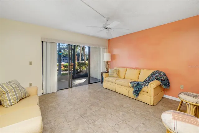 $176,800 | 425 30th Avenue West, Unit C112, Bradenton, FL 34205