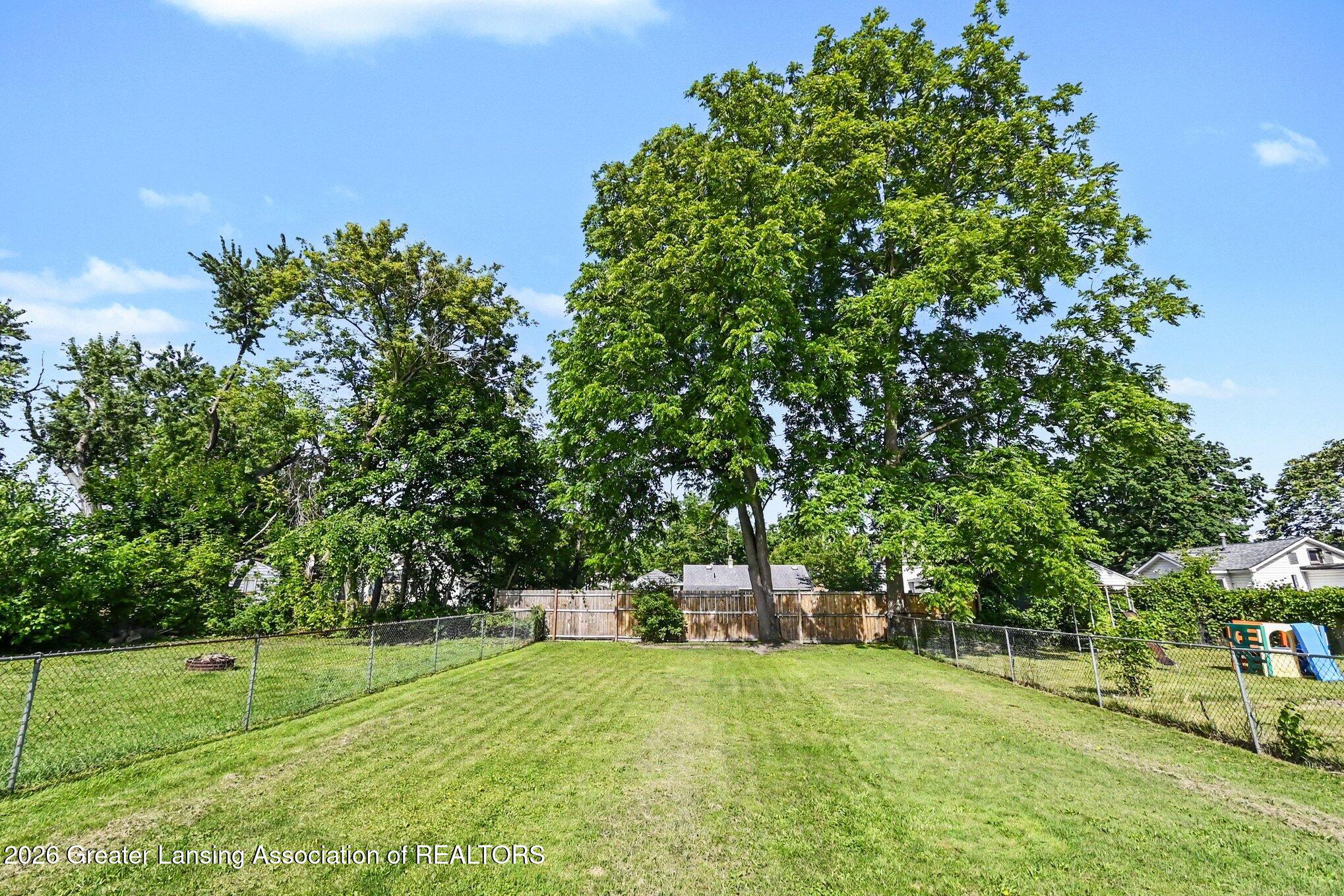 925 Clark Street Lansing, MI 48906 - Photo 26 of 27 026_file_9096