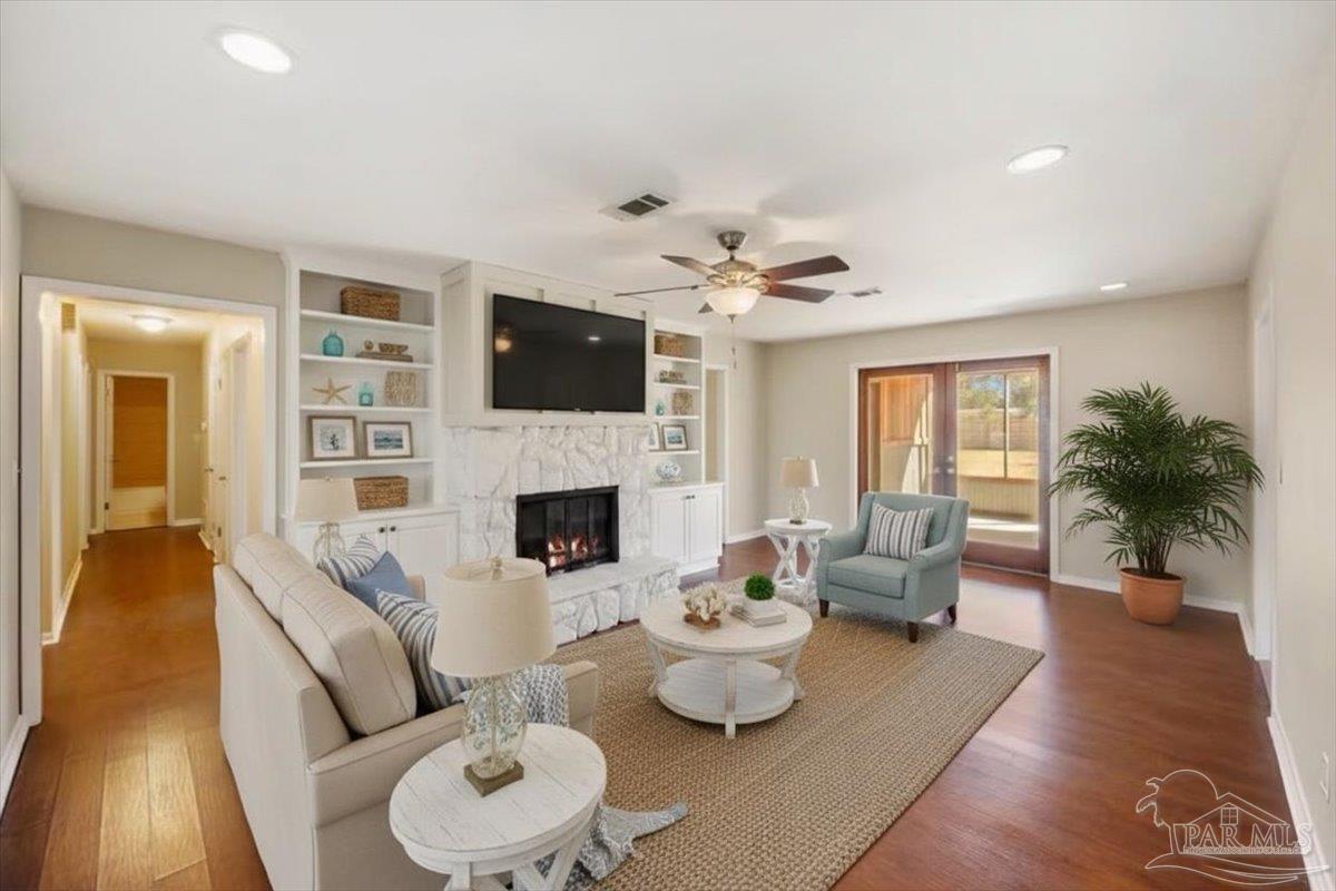 2990 Ranchette Square Gulf Breeze, FL 32563 - Photo 5 of 29 Gallery Image 5