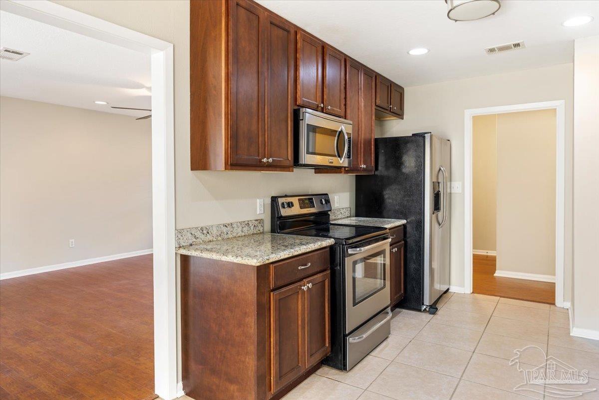2990 Ranchette Square Gulf Breeze, FL 32563 - Photo 9 of 29 Gallery Image 9