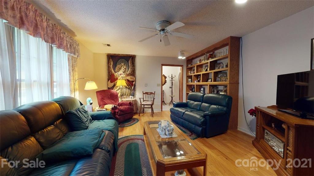 675 Greasy Creek Road Marion, NC 28752 - Photo 7 of 43 Gallery Image 7