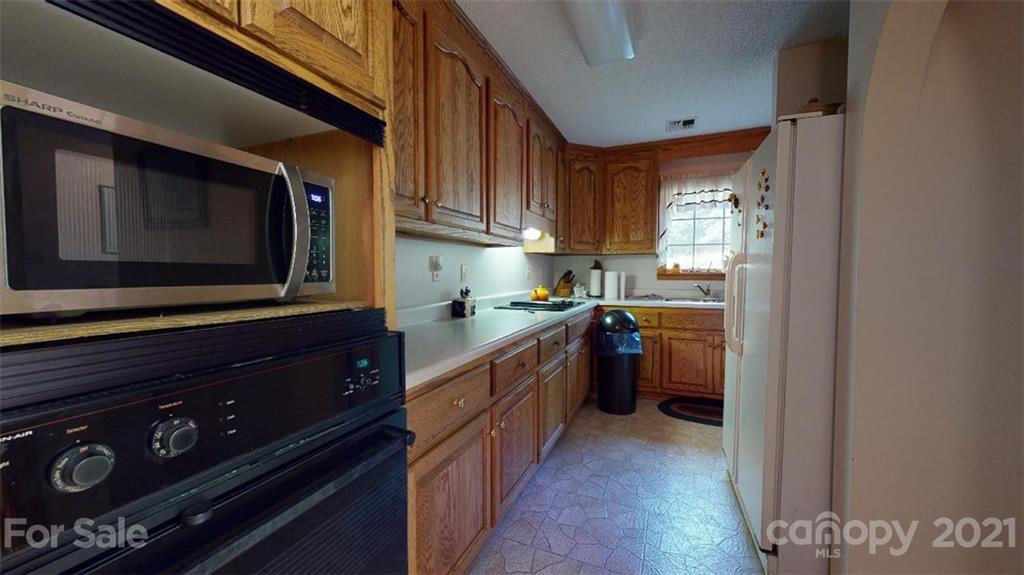 675 Greasy Creek Road Marion, NC 28752 - Photo 10 of 43 Gallery Image 10