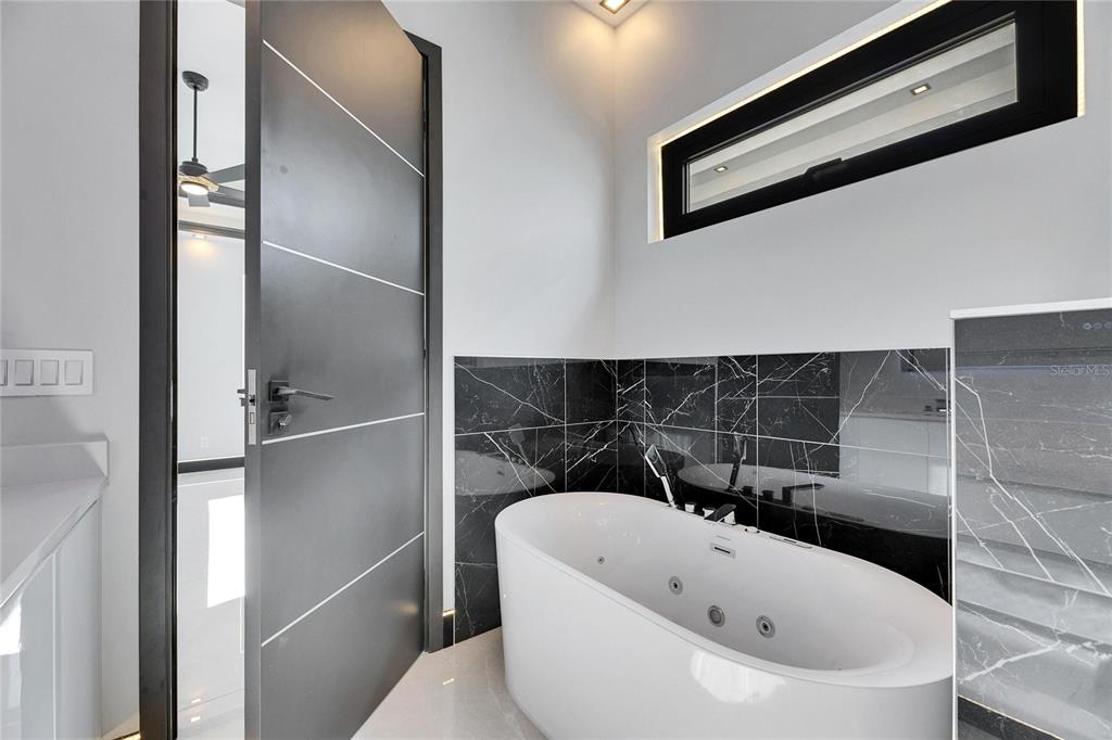 6538 Simone Shores Circle Apollo Beach, FL 33572 - Photo 34 of 88