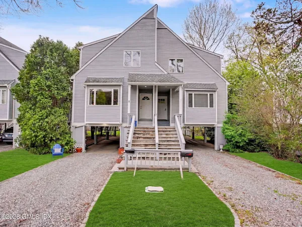 $1,100,000 | 10 Idlewild Manor, Greenwich, CT 06830