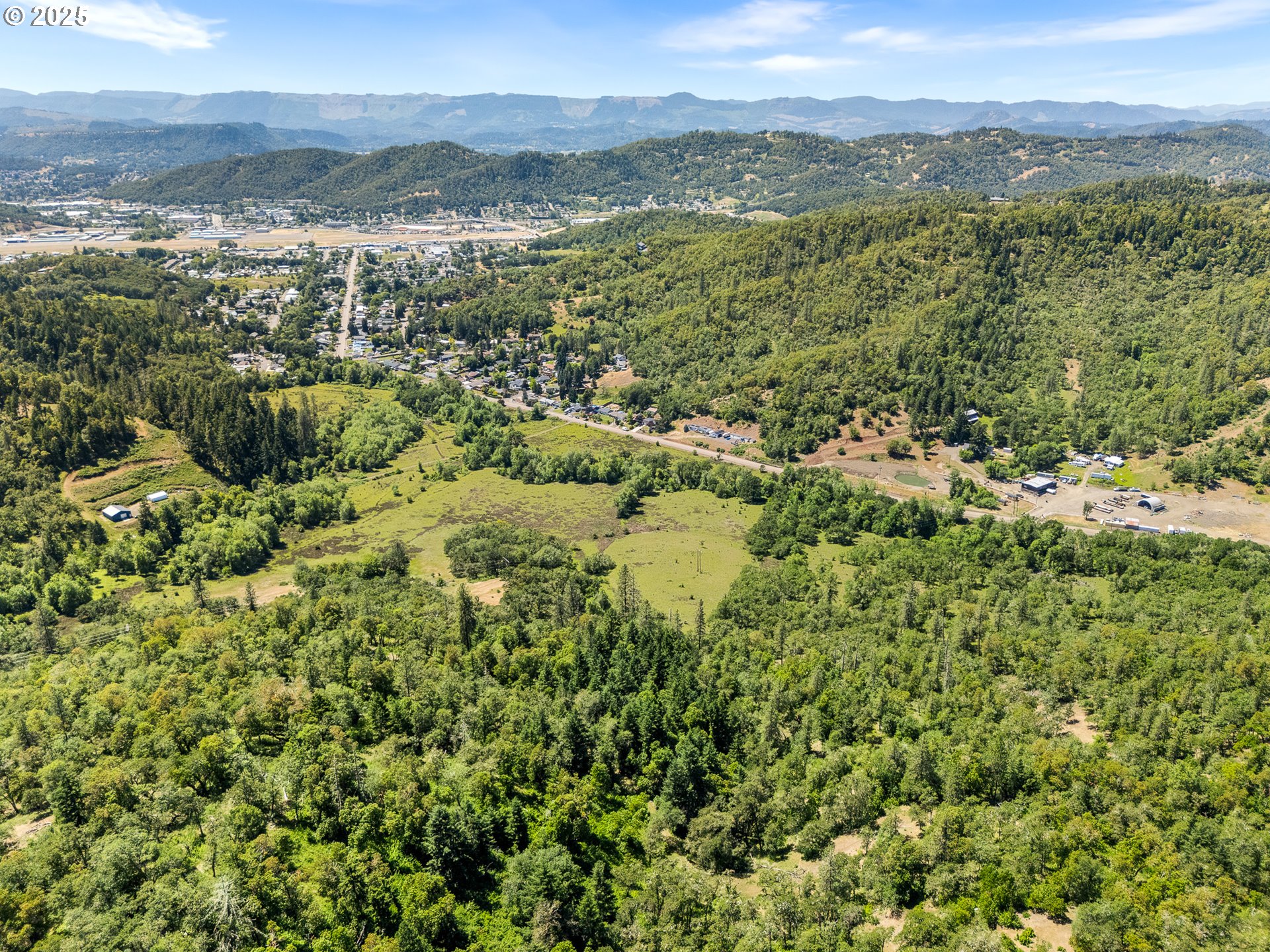Northeast Newton Creek Road Roseburg, OR 97470 - Photo 5 of 17