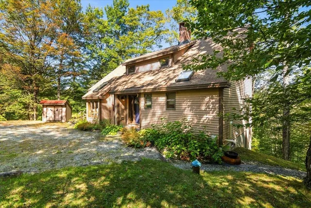 $599,000 | 17 Signal Hill Road, Winhall, VT 05340