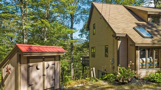 $599,000 | 17 Signal Hill Road, Winhall, VT 05340