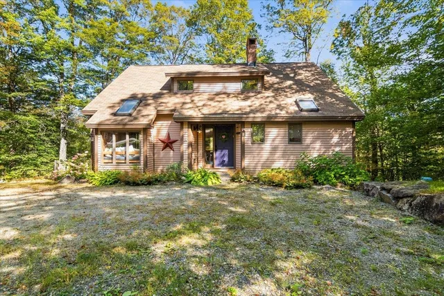 $599,000 | 17 Signal Hill Road, Winhall, VT 05340