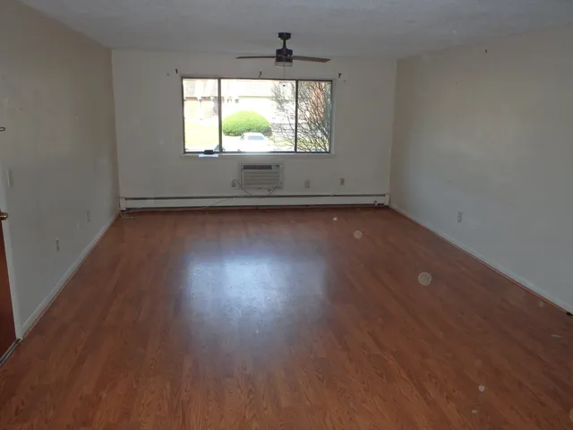 $1,800 | 249 High Path Road, Windsor, CT 06095